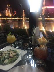 慕尼黑啤酒花园爆料视频,畅饮狂欢，尽享德国风情